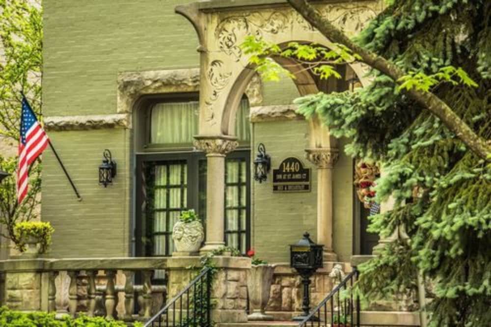 Inn at St James Court