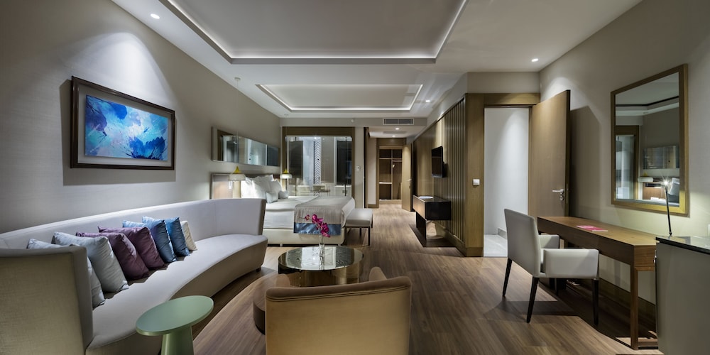 Trendy Lara Hotel