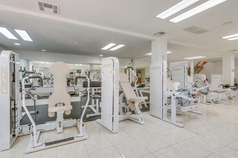 Golf Getaway 5 Mi to Dtwn: Las Palmas Resort Condo