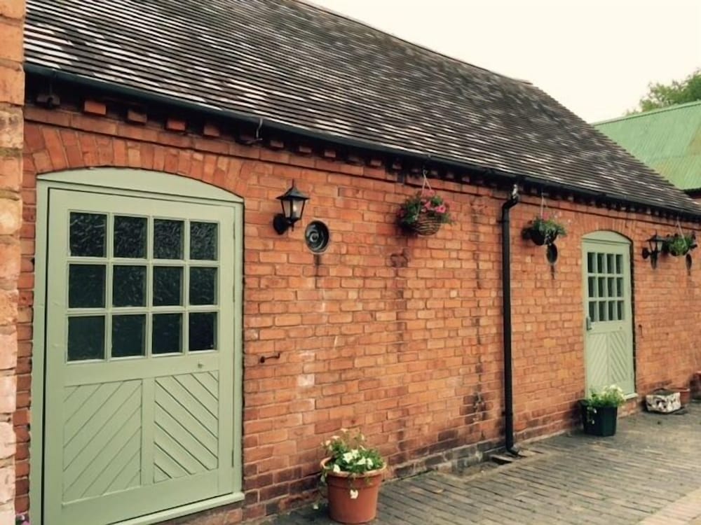 Illshaw Heath Farm Guest Lodge