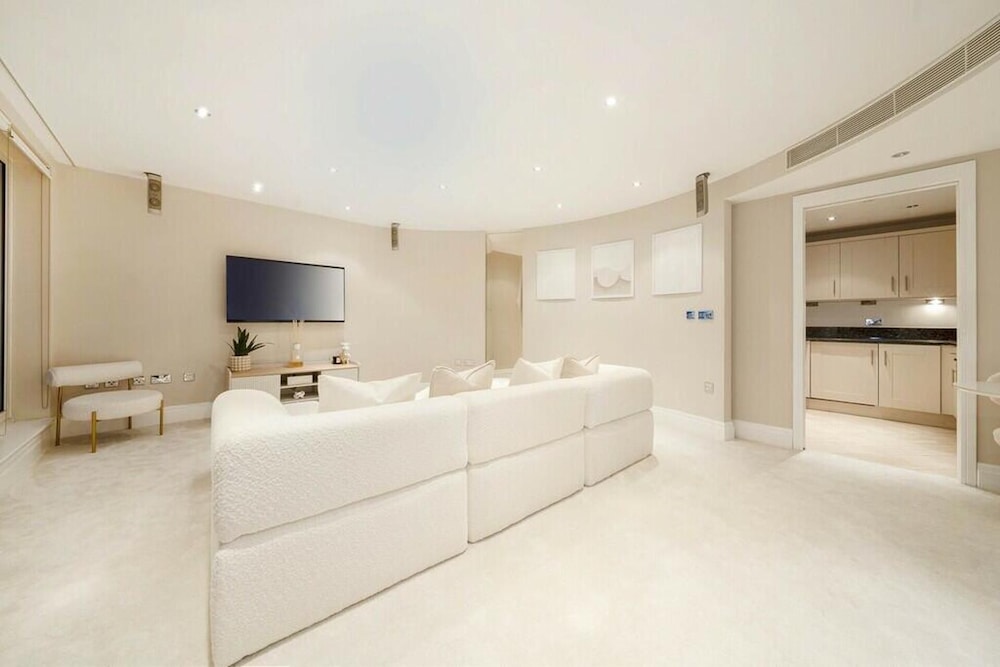 Riverside Retreat in Central London