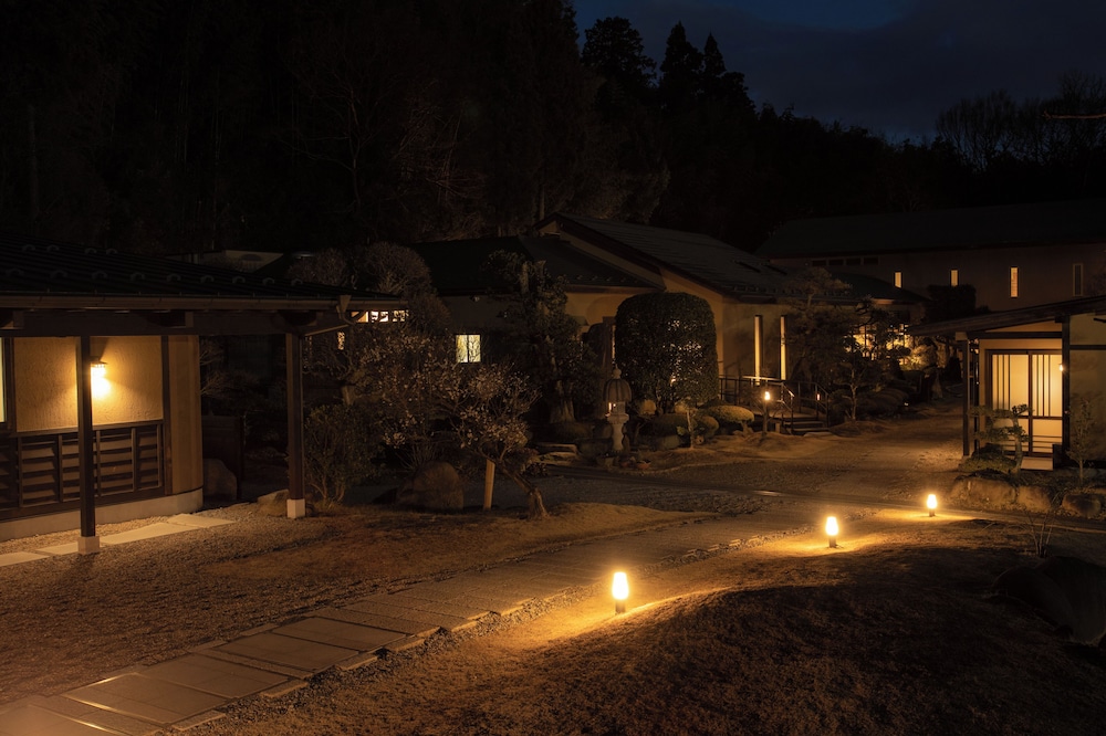 Fuefukigawa Onsen Zabou