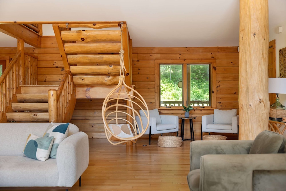 Luxury Private Estate w Pool Near Rhinebeck