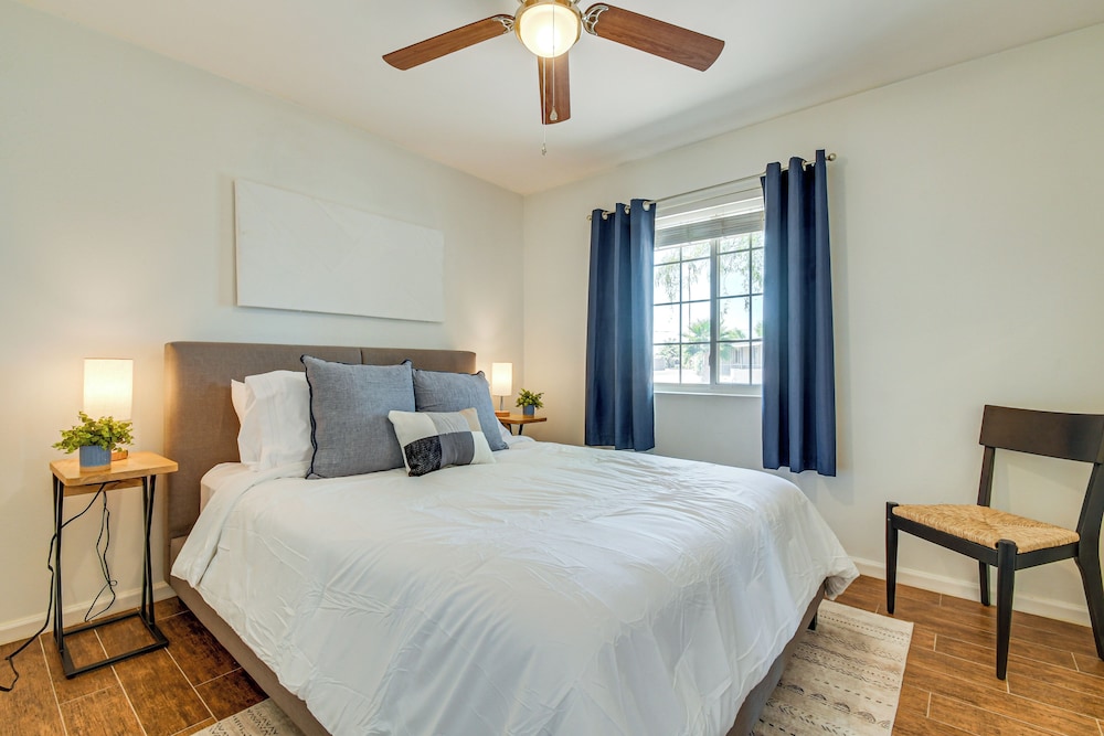 3 Mi to Old Town Scottsdale: Home w/ Patio!