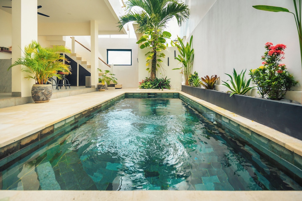 Senyum Villa