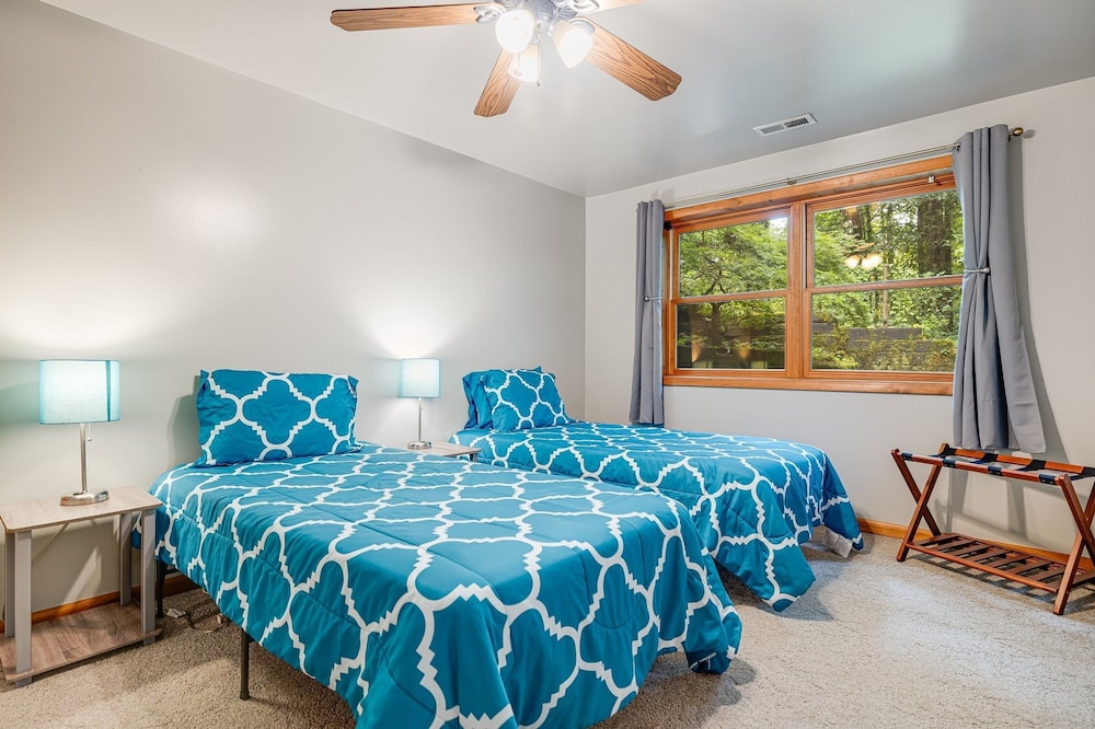 Twin Creeks Lodge by Avantstay 33 Acre Retreat