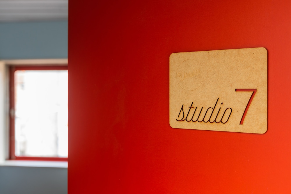 Victorias Studios - Clérigos view 4