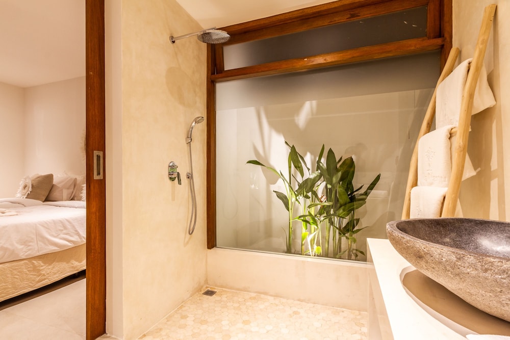 Villa Namu by Alfred in Bali - Family 5 BD Dream in Seminyak Oberoi Beach