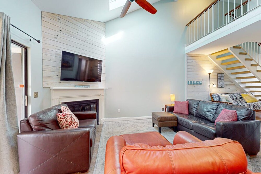 Mariner Lakes Condos