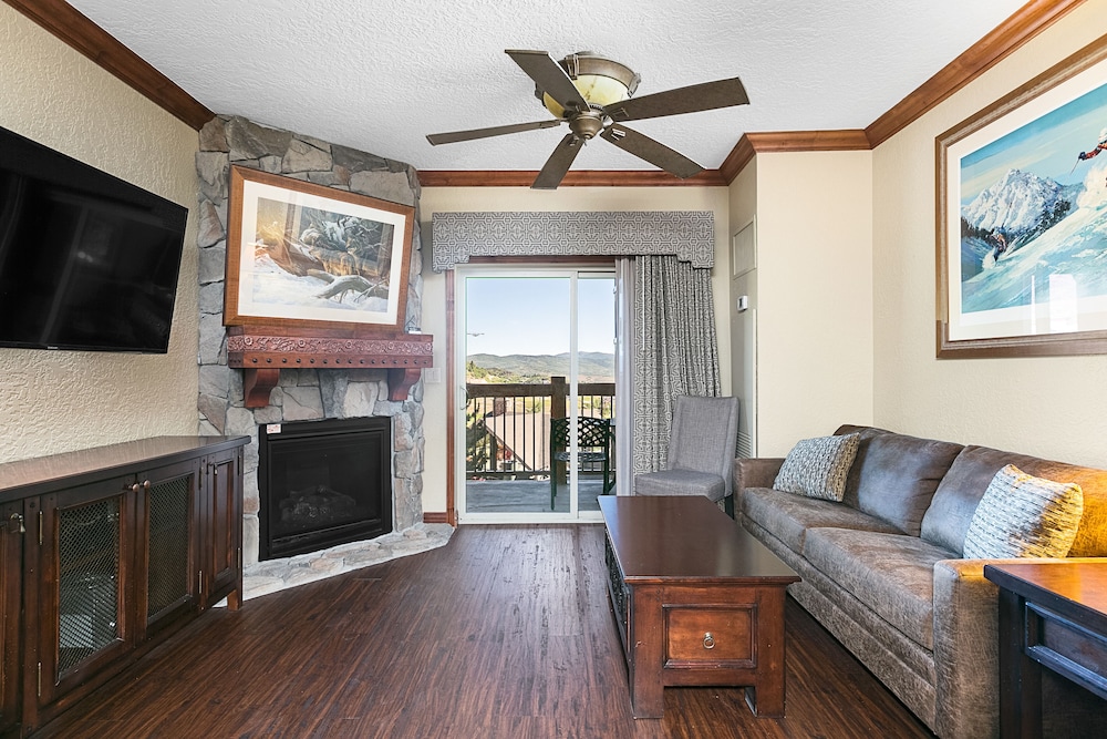 White Pines 2BD at Westgate