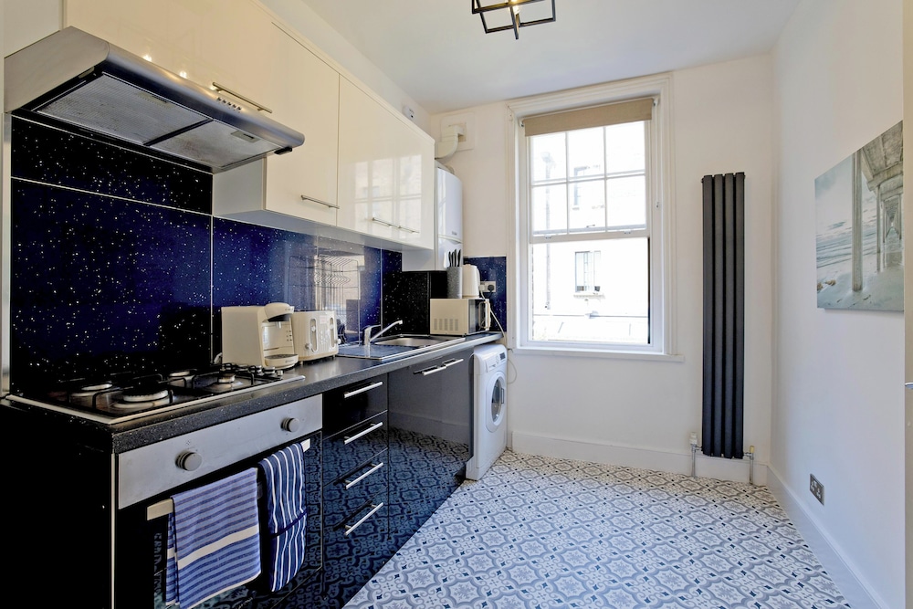 Imperial Horseferry Road Apartment