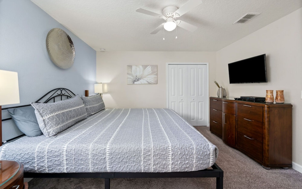 Club Cabana at Champion Gates Sleep 18 - Image 3