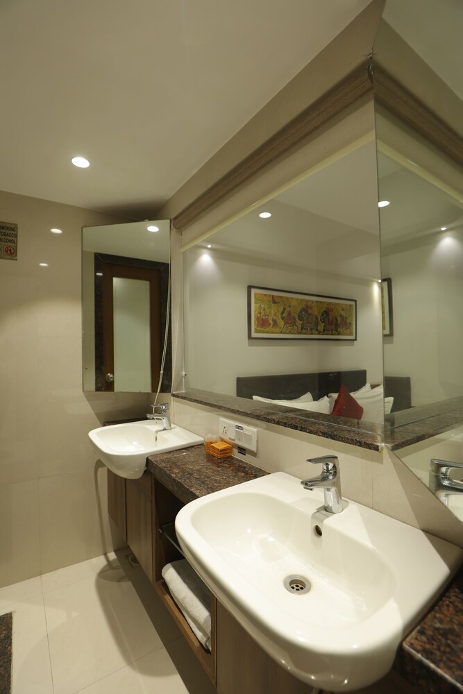 Hotel Shreeji Vatika-Airport Road