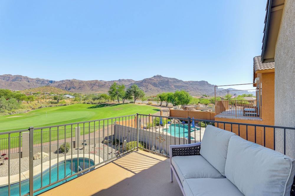 Gold Canyon Golfer's Getaway w/ Scenic Views!