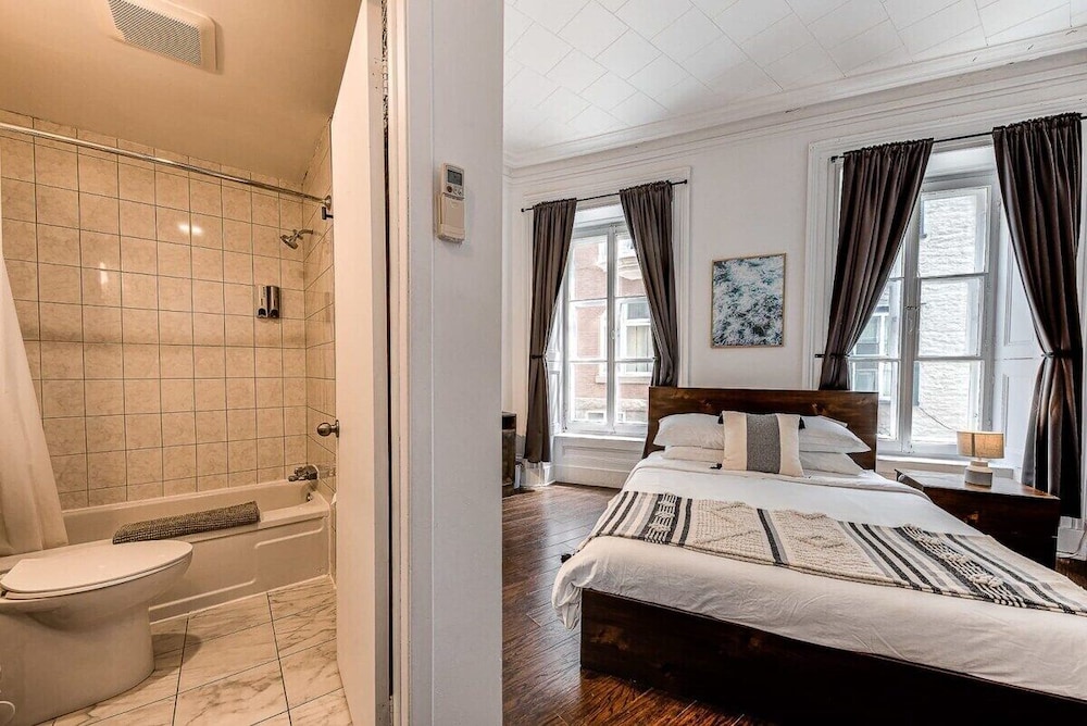 Remparts 2 Bed w Private terrace & sauna view 5