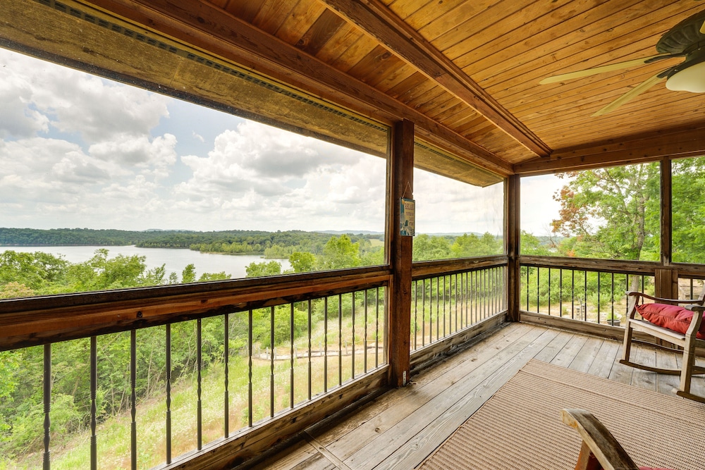 Eagle Rock Gem on Table Rock Lake w/ Decks & Grill view 5