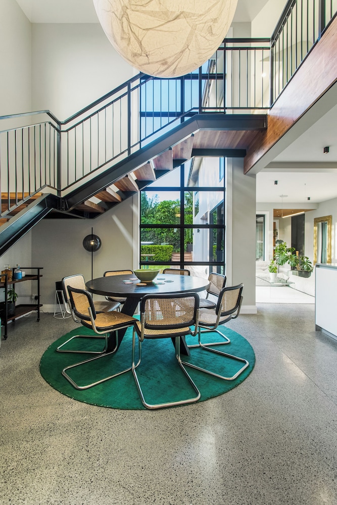 Timeless Executive Family Home - Spa - Image 2