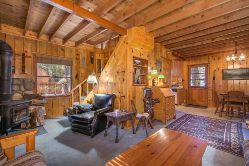 Owl's Peak by Avantstay Private Pine Tree Cabin Mins From The Water view 5