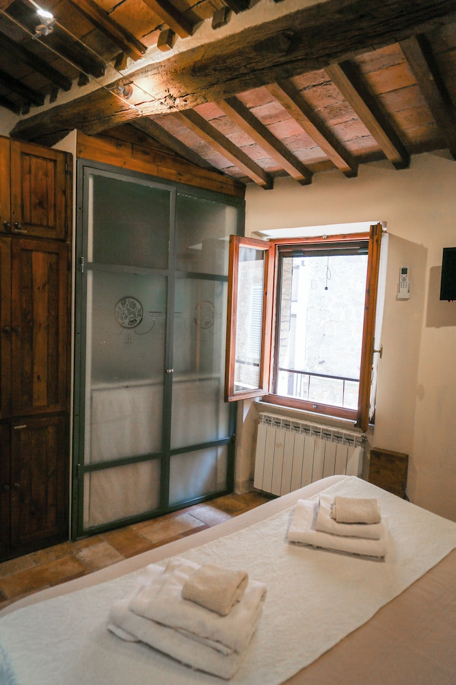 TuscanyLettings Studio&Room