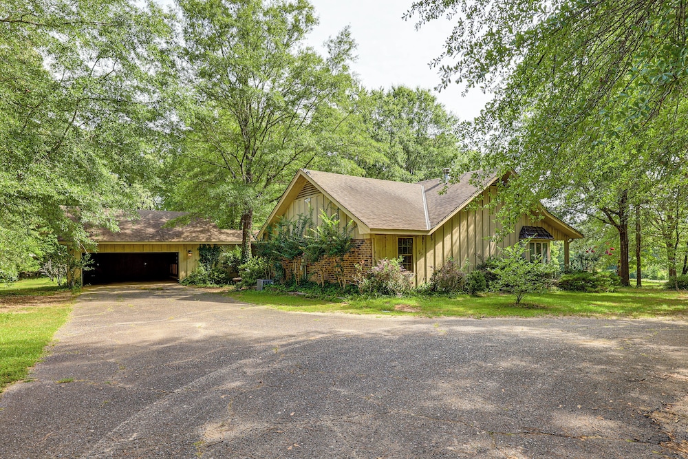 Waterfront Home w/ Playground Near Degray & Caddo!