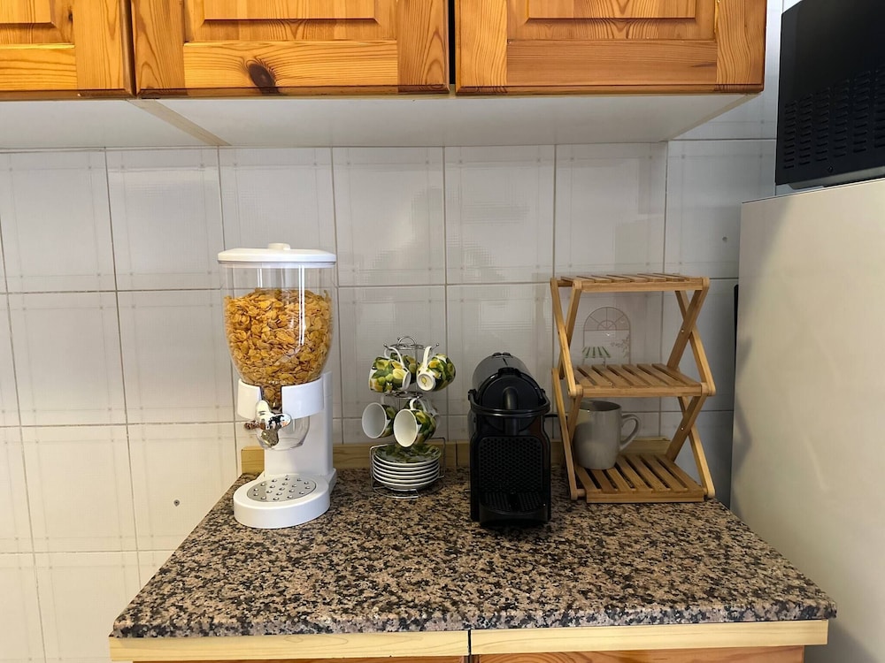 Room in B&B - Comfortable Room With Spacious Kitchen - Suite Colosseo