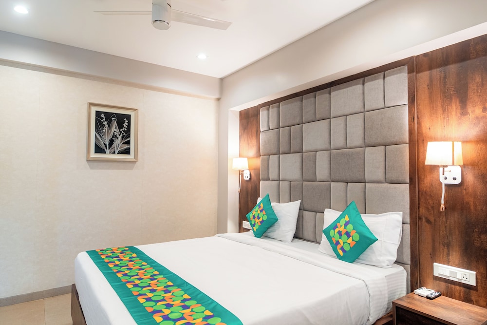 Treebo Premium Nova Candolim with Pool and spa
