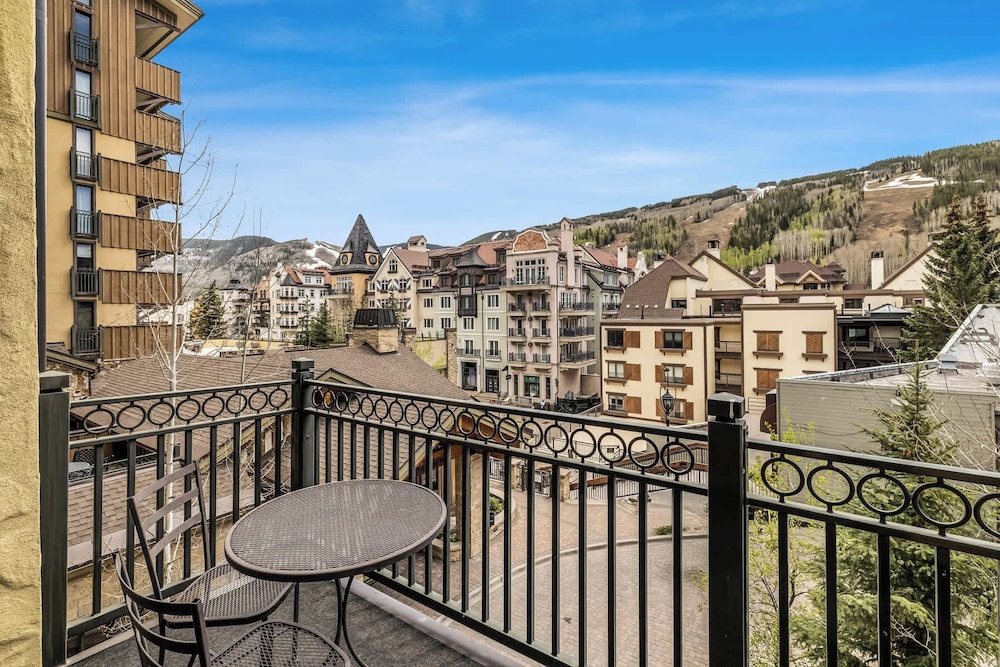Landmark Vail - Charming Condo for 8 with Resort-style Amenities