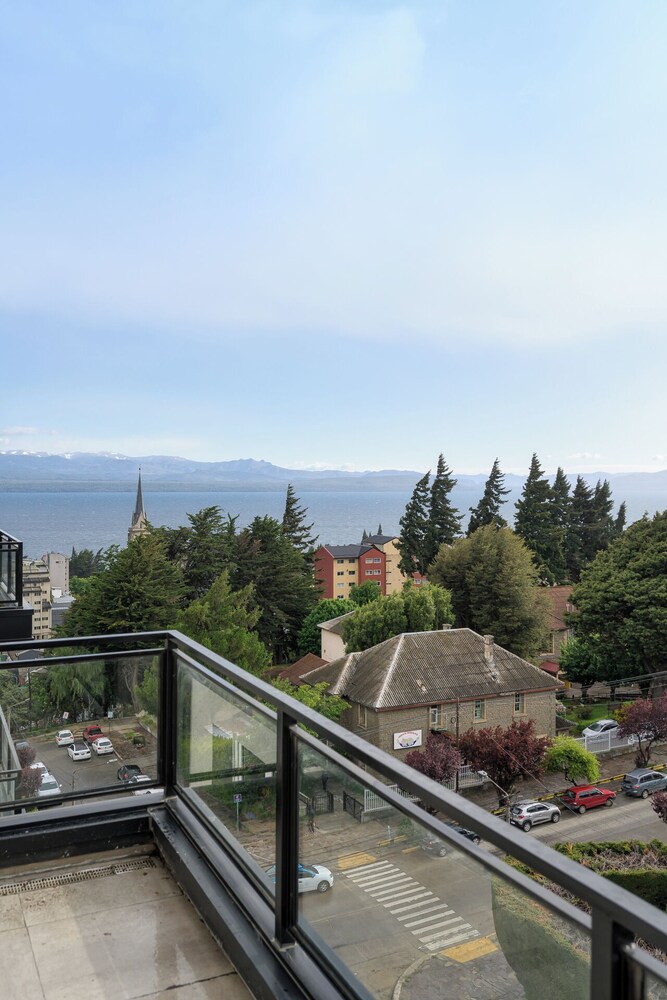 Downtown Apartment, Stunning Views, Terrace PL1 by Apartments Bariloche
