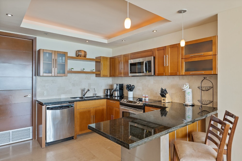 Encanto Living 1101 -2BR by Kivoya