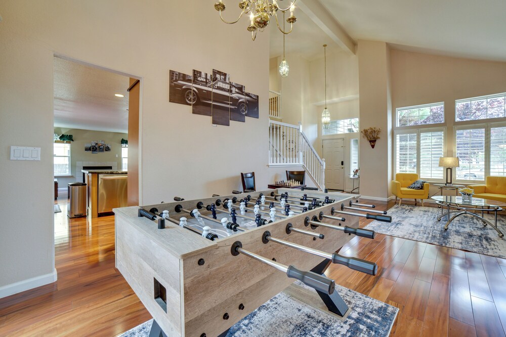 Reno Vacations - Spacious Reno Home w/ Deck 1 Mi to Downtown! - Property Image 6