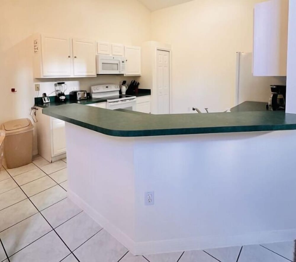 South Facing W/ Private Pool & Spa