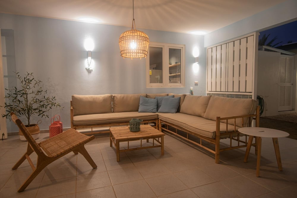NEW Cozy Casa in Oranjestad