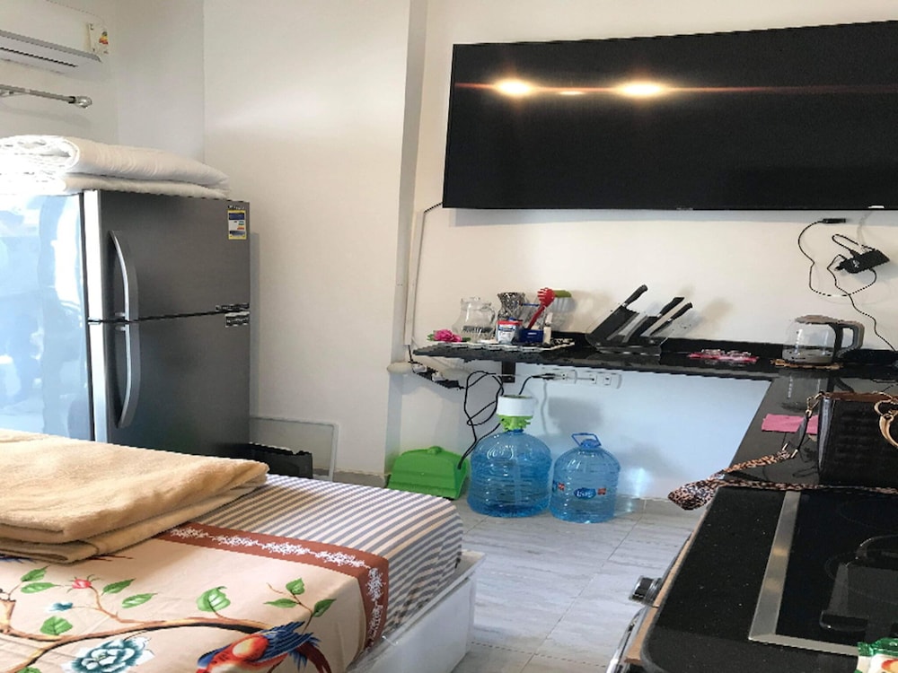 Cosy Studio Apartment Long & Short Term view 2