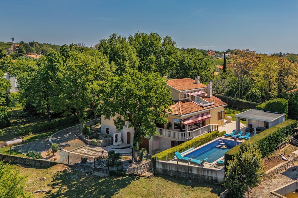 Villa Rosa Magica