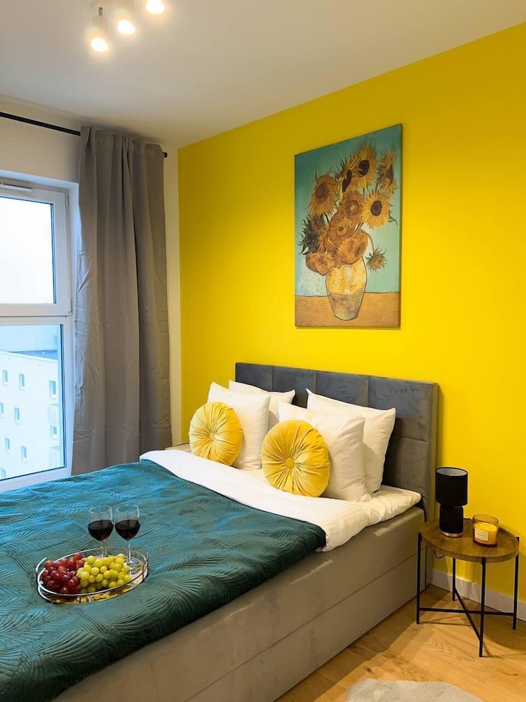Lumina modern 3-rooms family apart