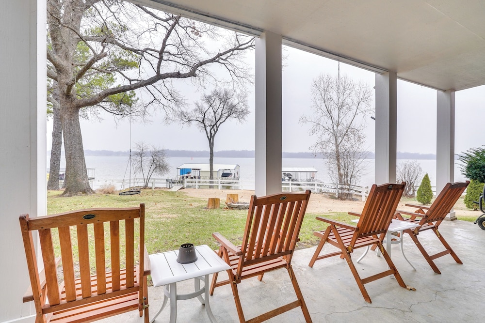 Lakefront Home w/ Private Dock in Grove