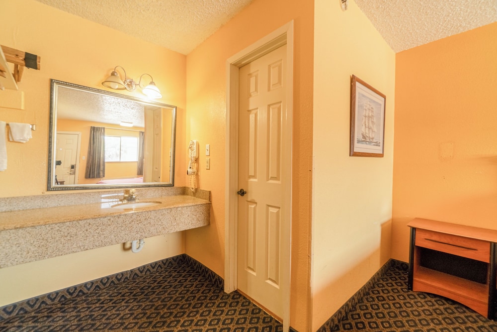 OYO Budget Inn Falfurrias Hwy 281