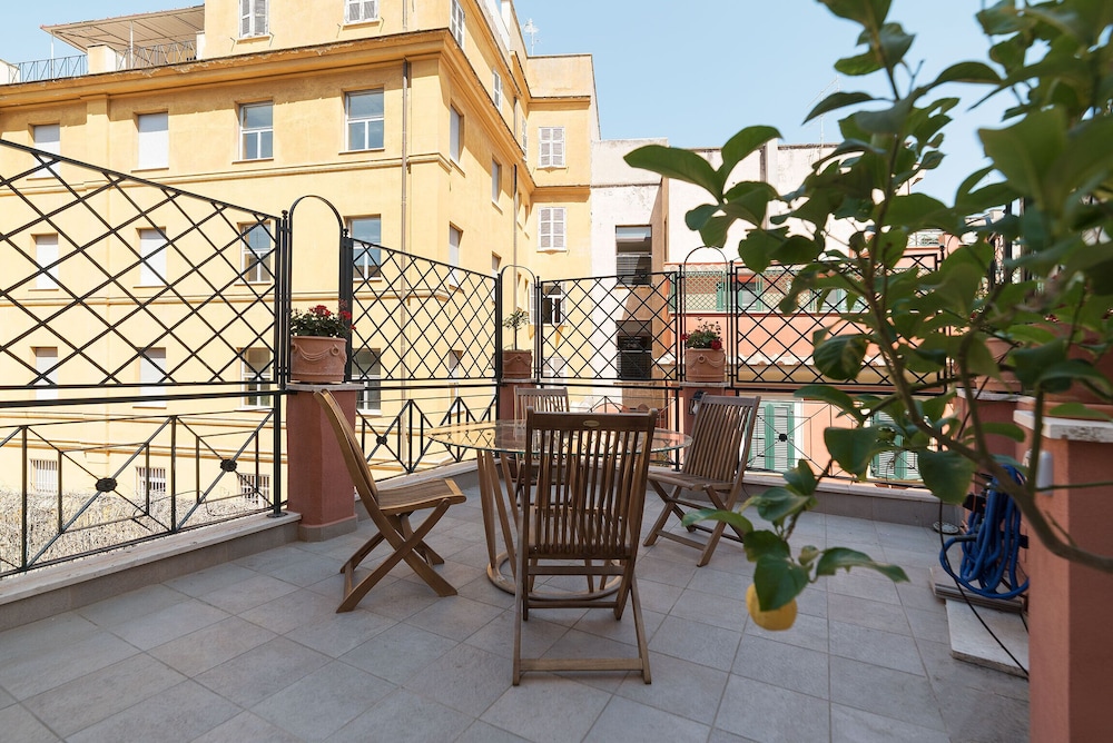 Santa Prassede Rooftop Terrace Studio