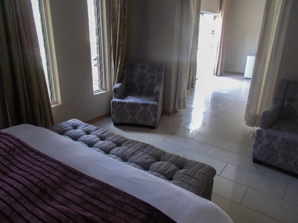 Tecla Lodges