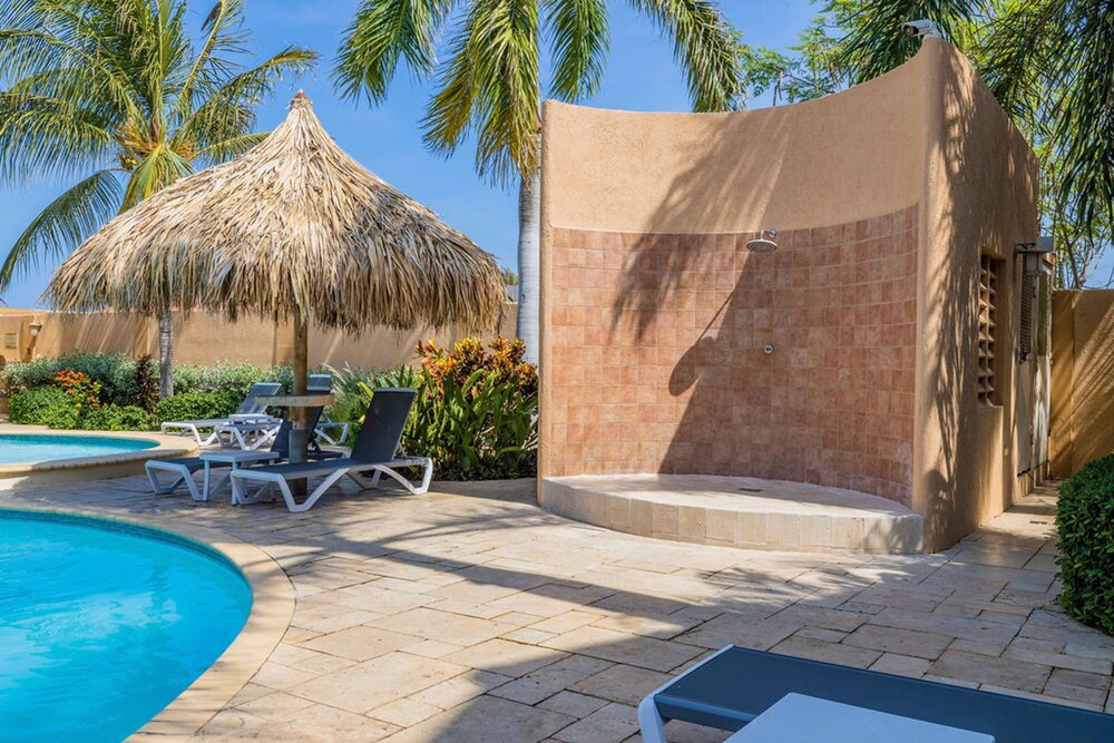 2br3ba Townhome Gold Coast Pool Tennis Gym