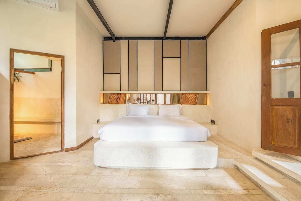 Stylish 2-br Villa With Pool, 800m Canggu Beach