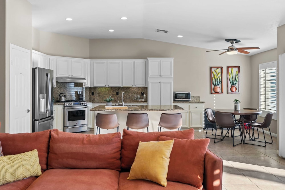 La Quinta Desert Haven Luxe Stay w/ Private Pool, Hot Tub, Pool Table