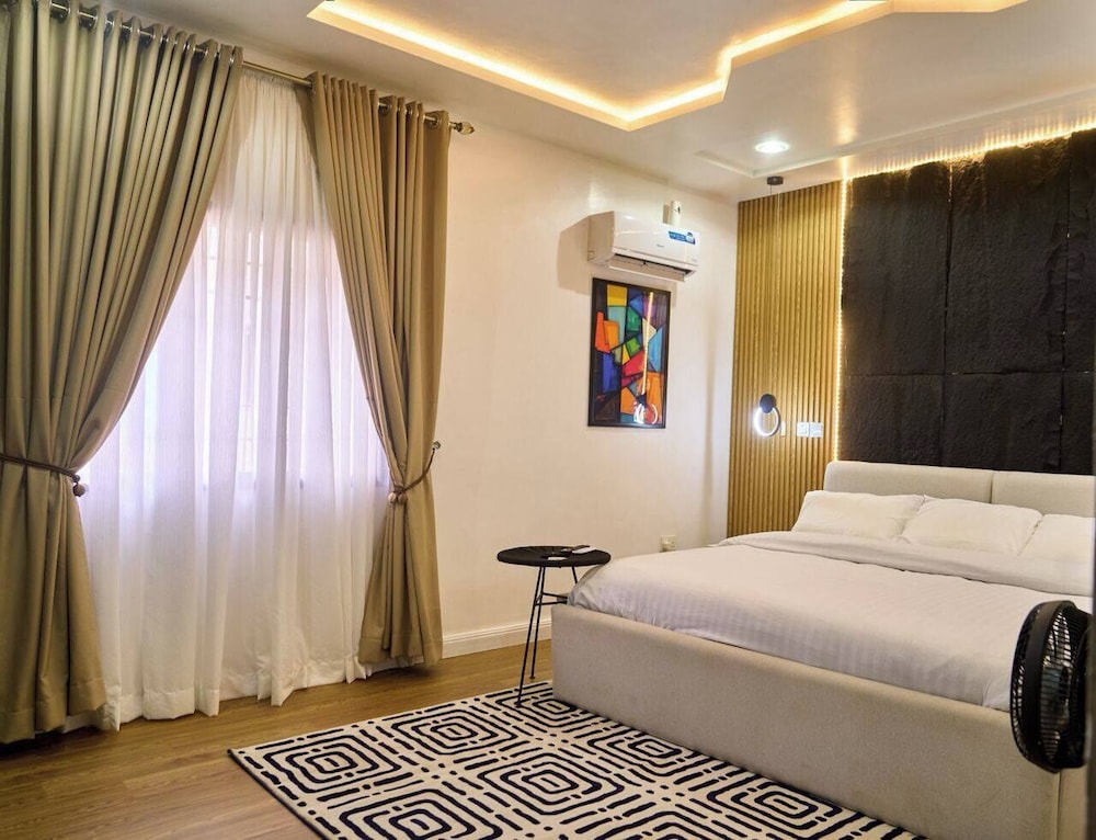 Metrohills Business Suites