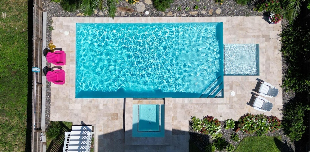 Tranquil Turquoise Retreat