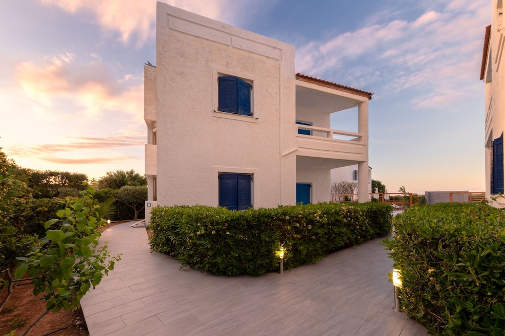 Aelia Apartments