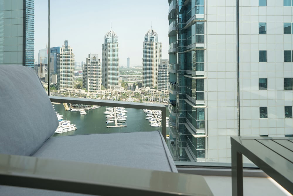 Experience 2BR Luxury Living  LIV Marina