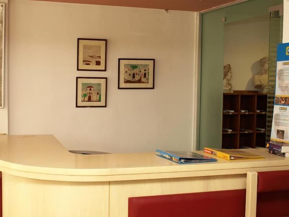 Haris Apartments