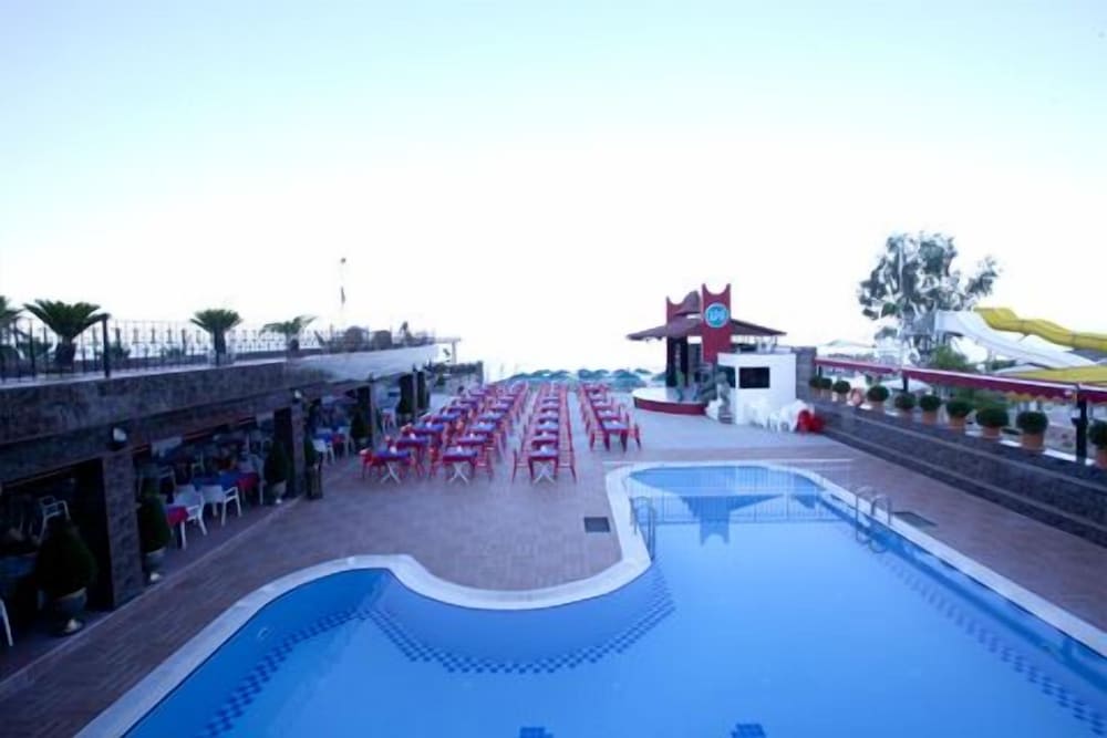 Aleria Belport Beach Hotel