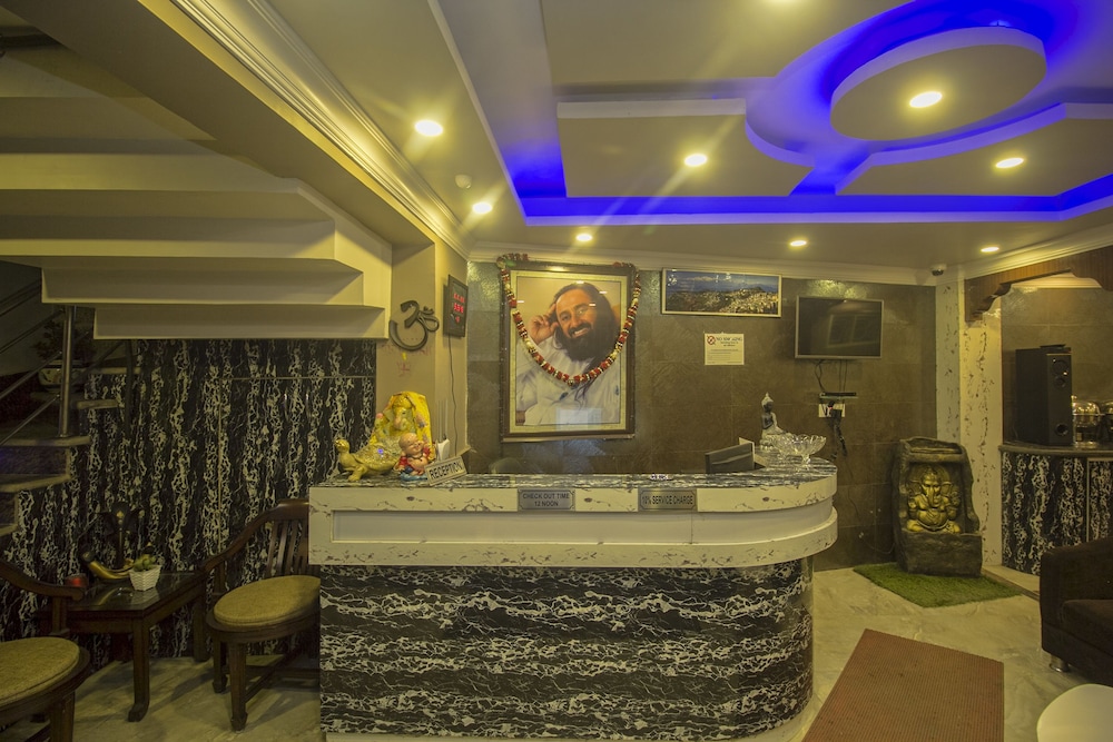 Lobby & Reception