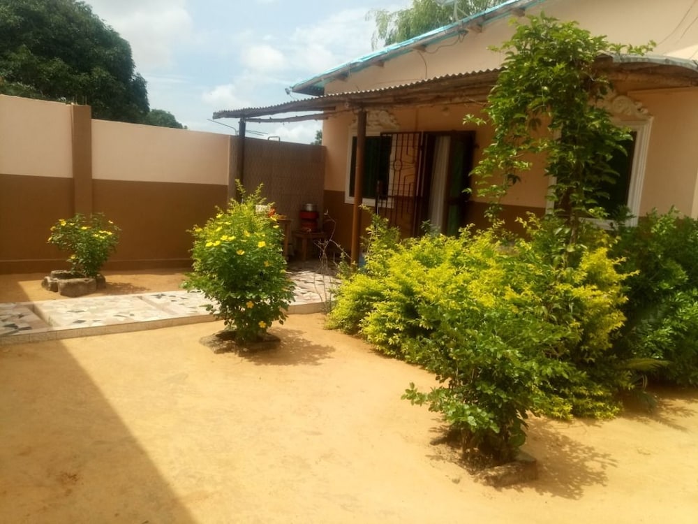 Chez Tanti Nicole view 5
